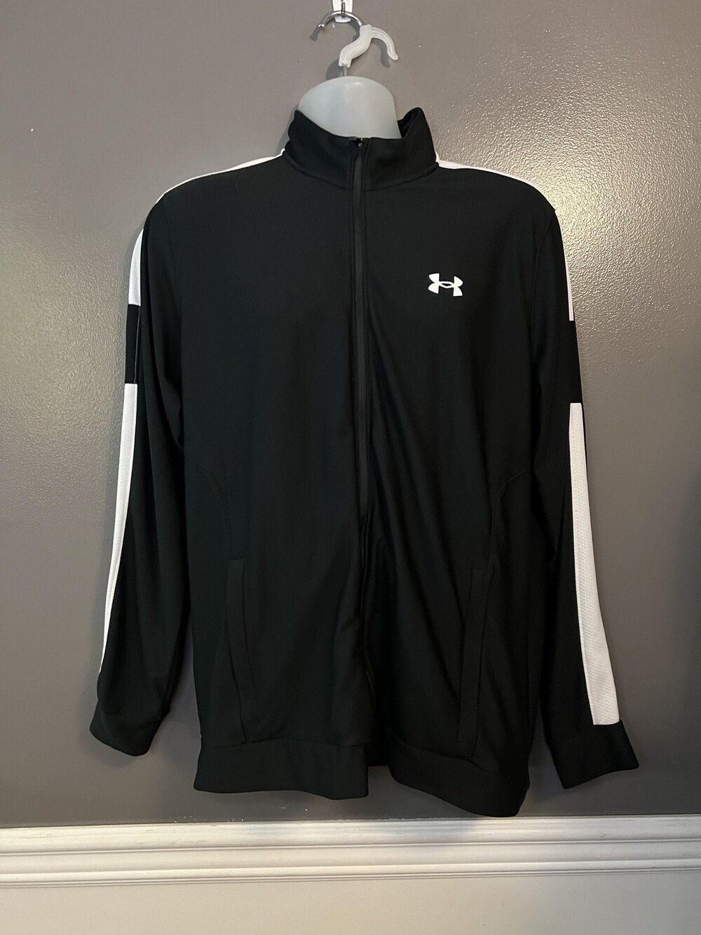 Under Armour Jacket Mens Large Black White Full Zip Track Activewear Fitted